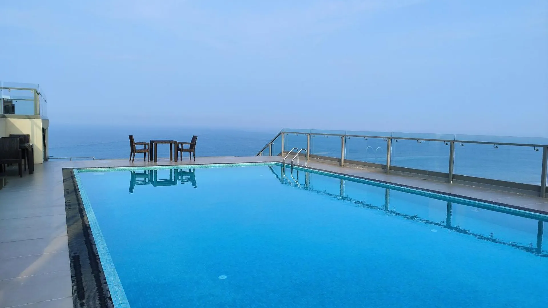 Ozean Infinity Luxury Condos By Ocean Breeze Negombo Apartment