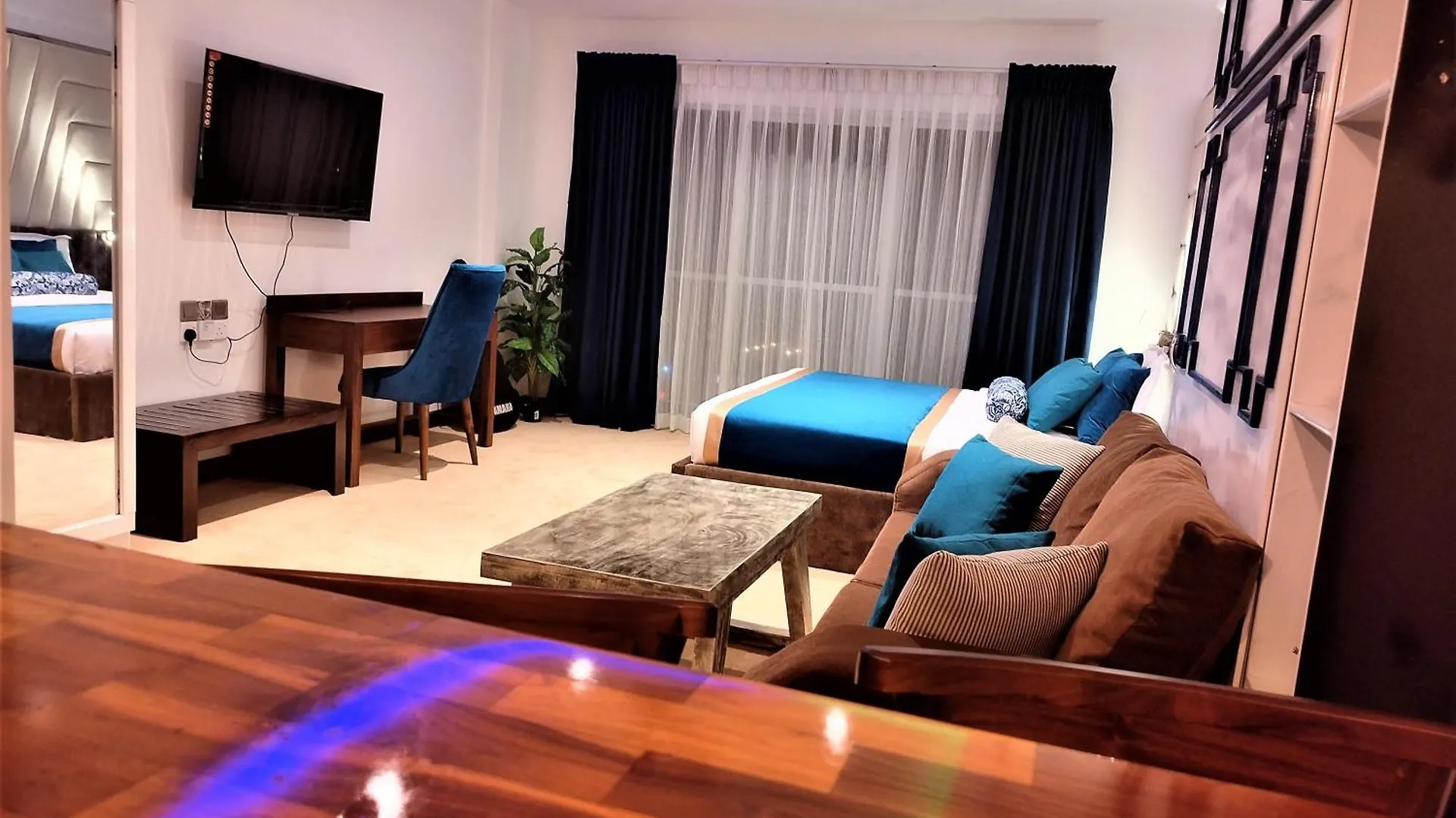 Ozean Infinity Luxury Condos By Ocean Breeze Negombo Apartment